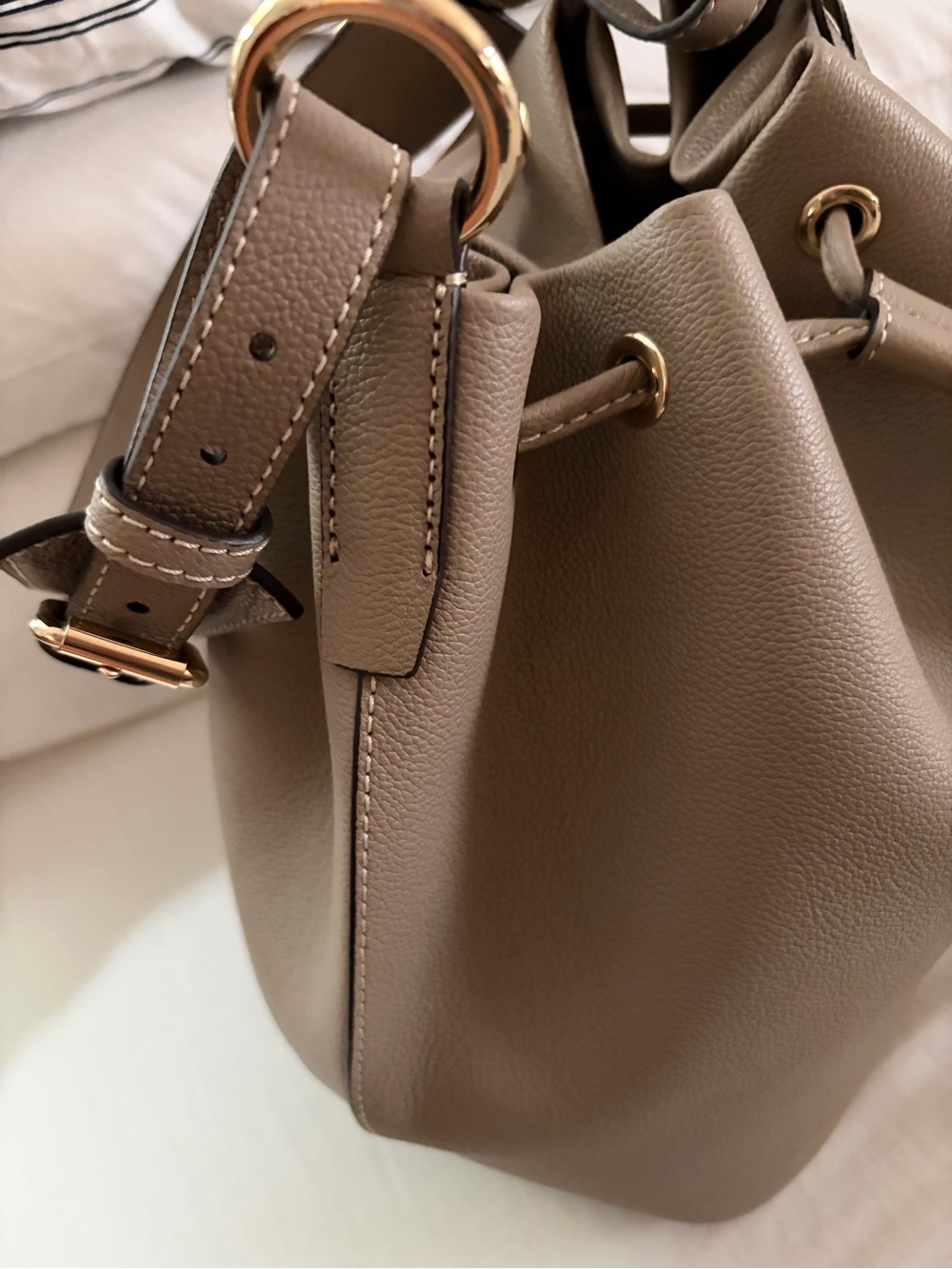 Dooney & Bourke Taupe Bucket Shoulder Bag with Gold Hardware NEW! - Picture 4 of 12